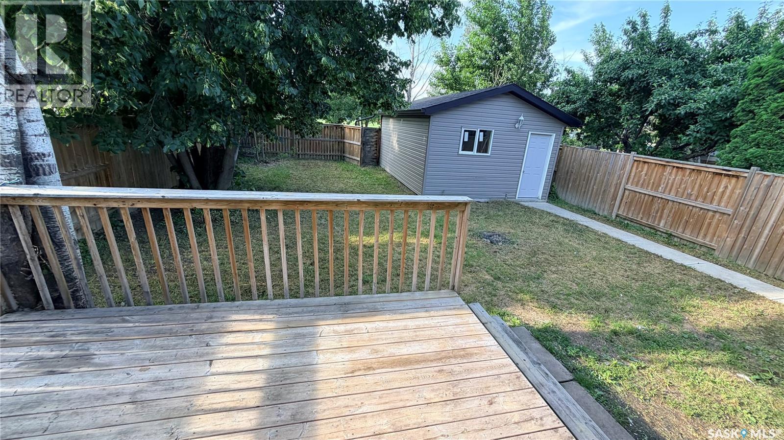 649 Douglas CRESCENT - 24