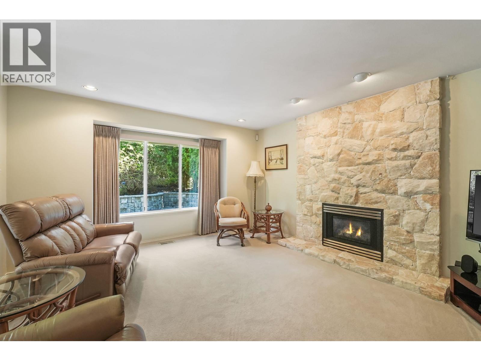 136 PARKSIDE DRIVE, Port Moody