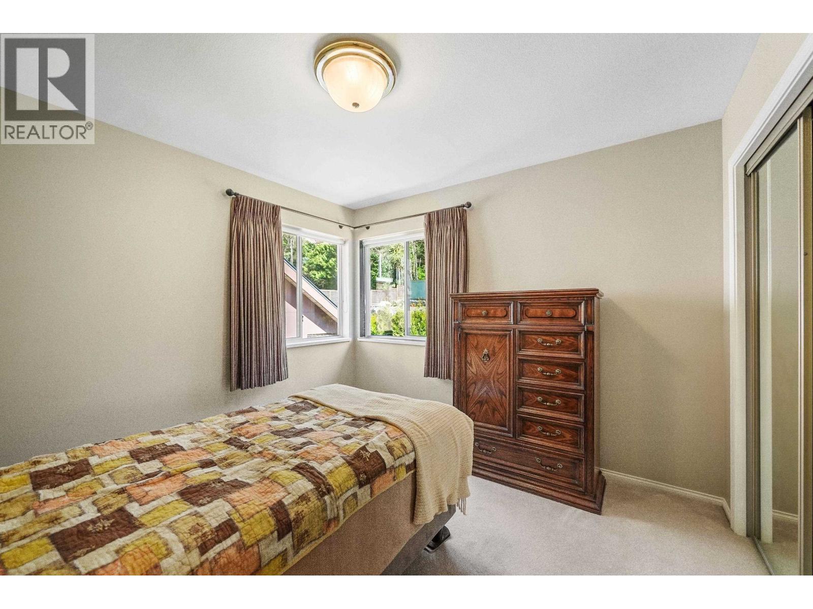 136 PARKSIDE DRIVE, Port Moody