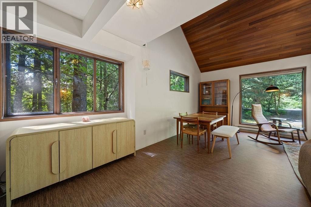 2050 MIDNIGHT WAY, Squamish
