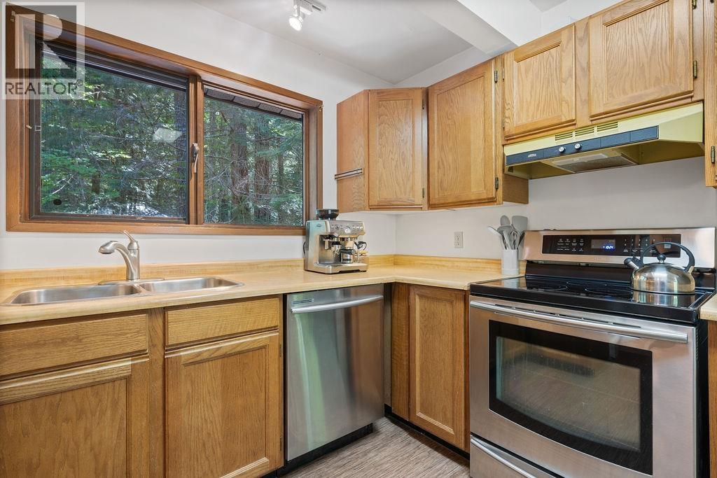 2050 MIDNIGHT WAY, Squamish