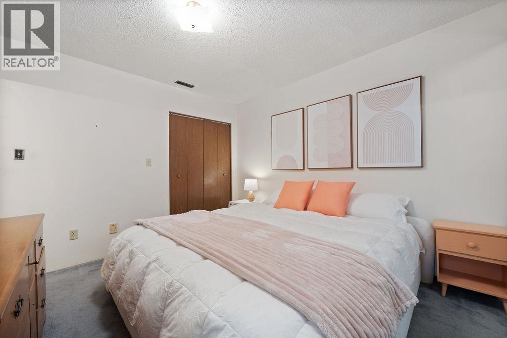 2050 MIDNIGHT WAY, Squamish