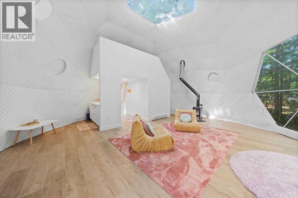 2050 MIDNIGHT WAY, Squamish
