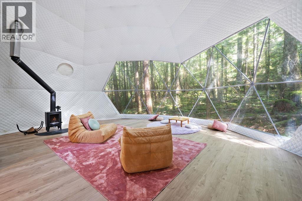 2050 MIDNIGHT WAY, Squamish