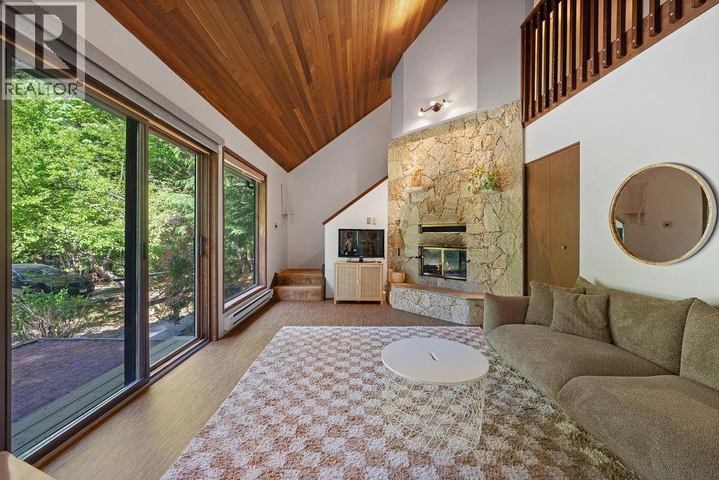 2050 MIDNIGHT WAY, Squamish