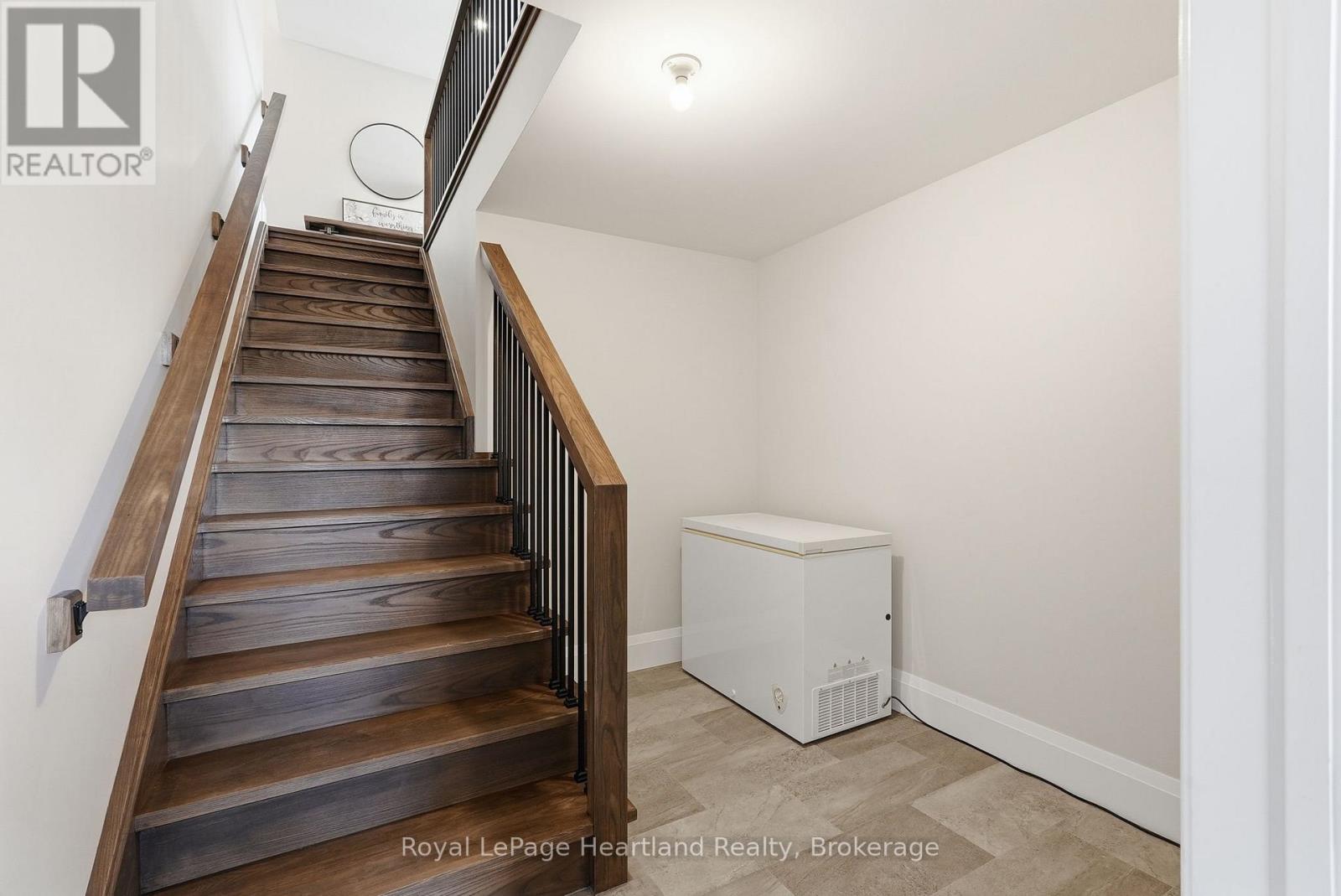 129 SHARRON COURT - 33