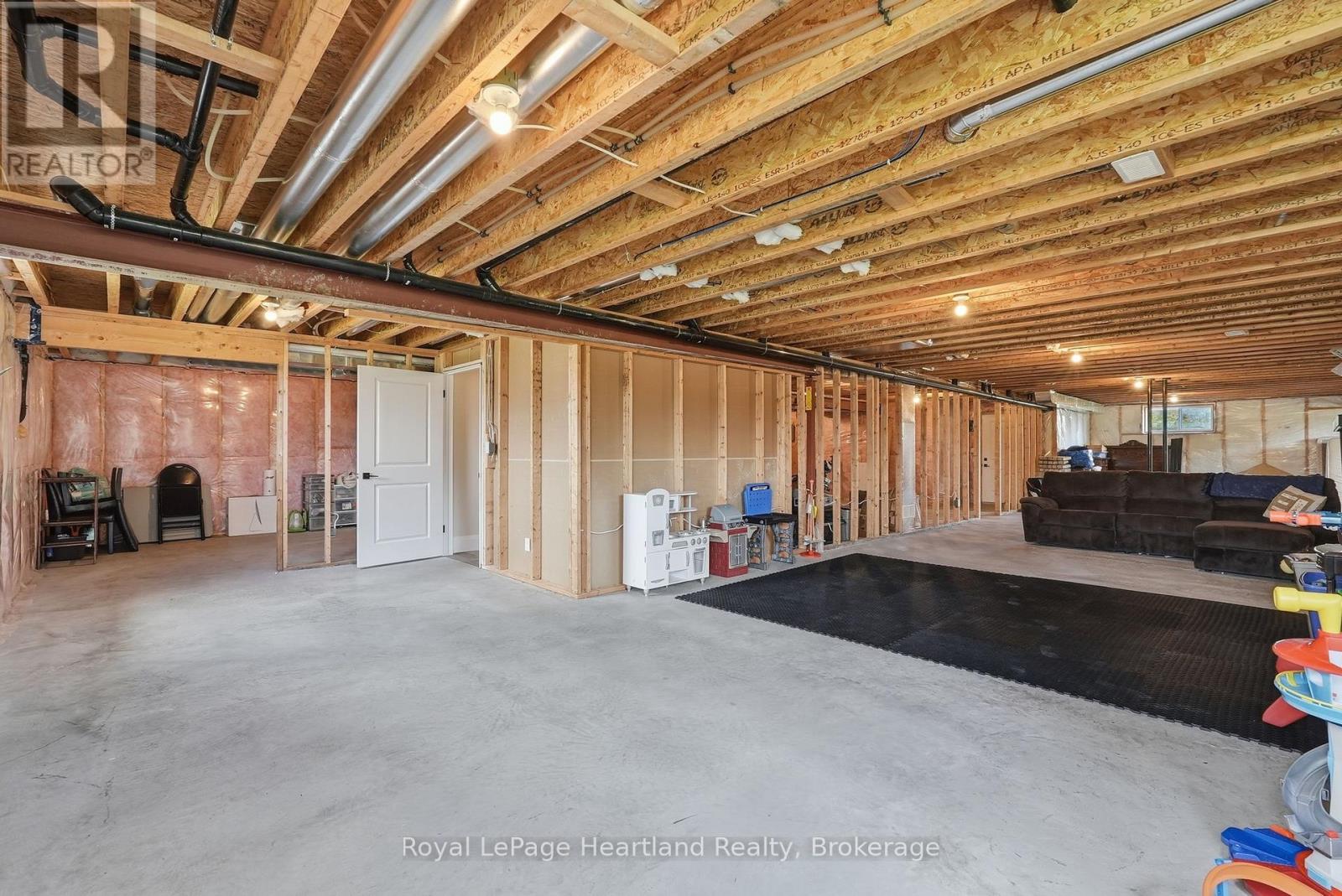 129 SHARRON COURT - 34