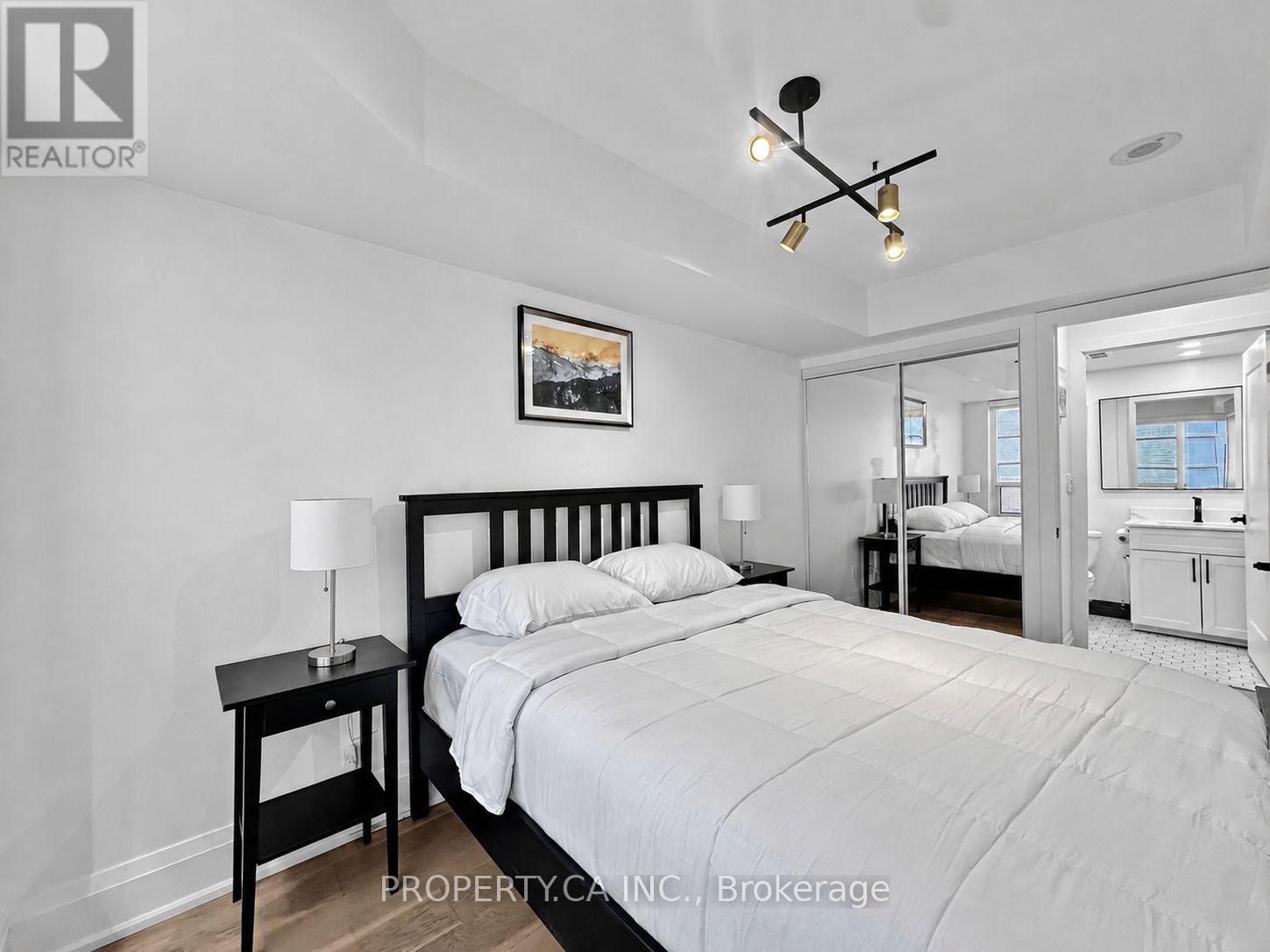#329 250 WELLINGTON STREET - 13