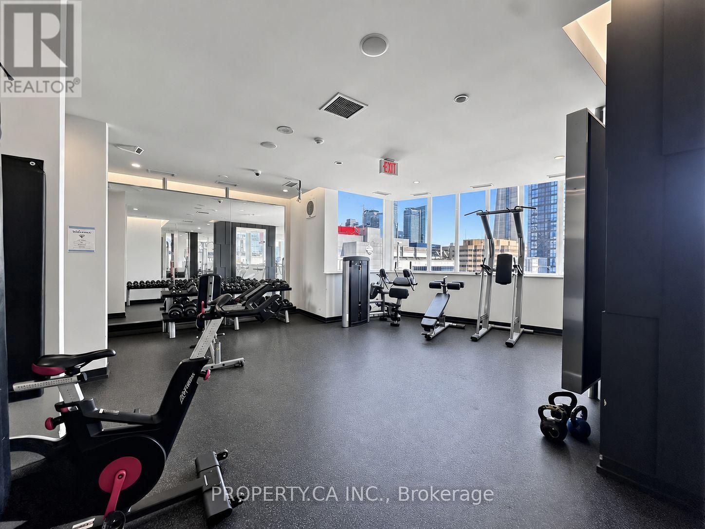 #329 250 WELLINGTON STREET - 20
