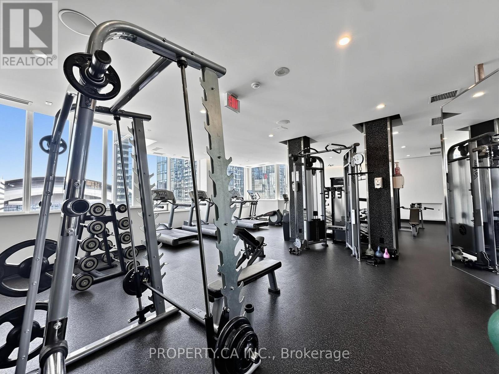#329 250 WELLINGTON STREET - 21