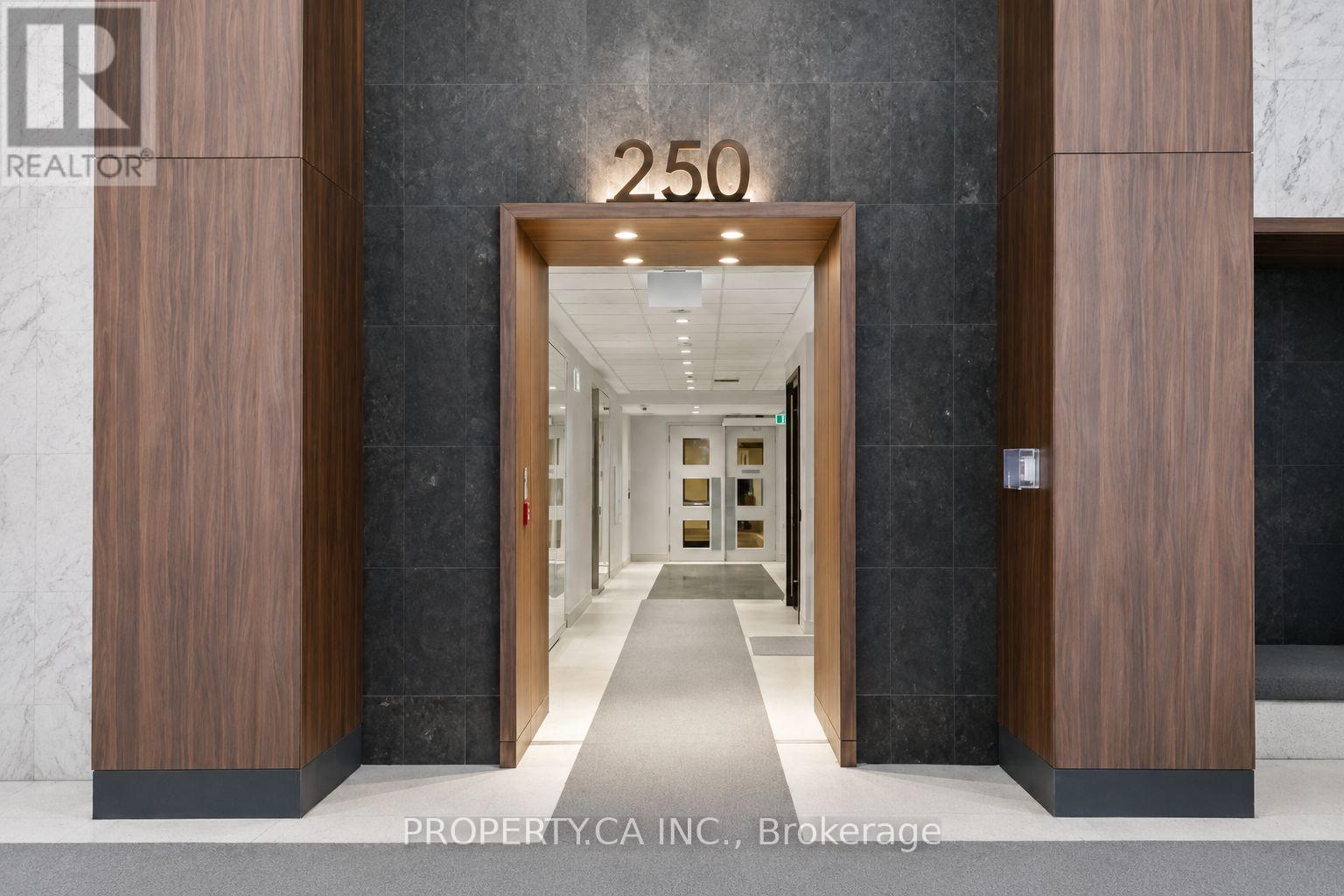 #329 250 WELLINGTON STREET - 4