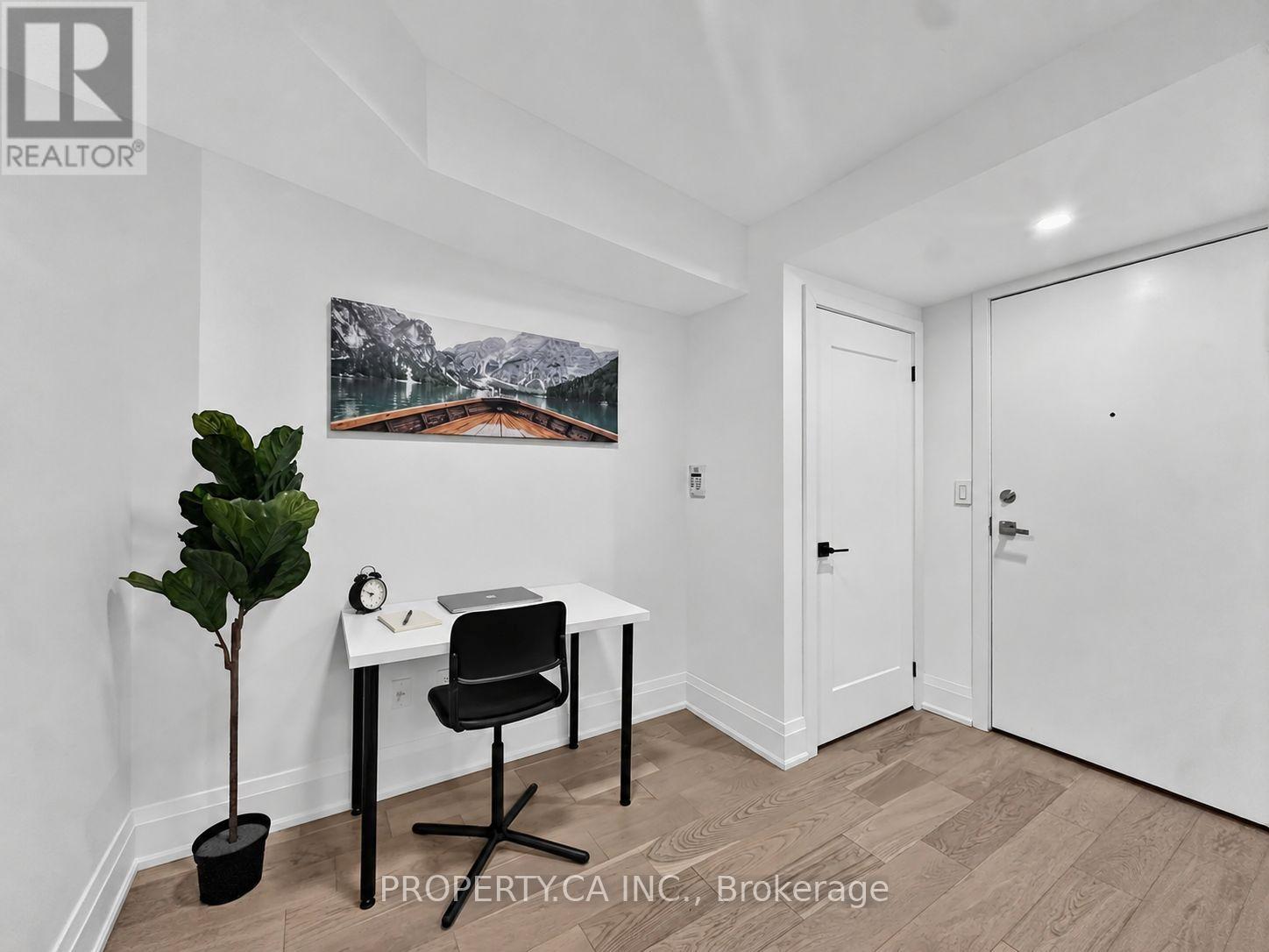 #329 250 WELLINGTON STREET - 9