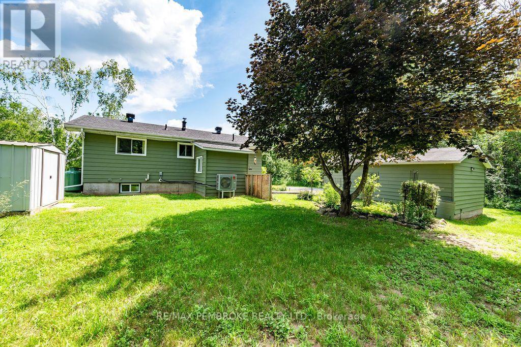 1369 B GREENWOOD ROAD - 41