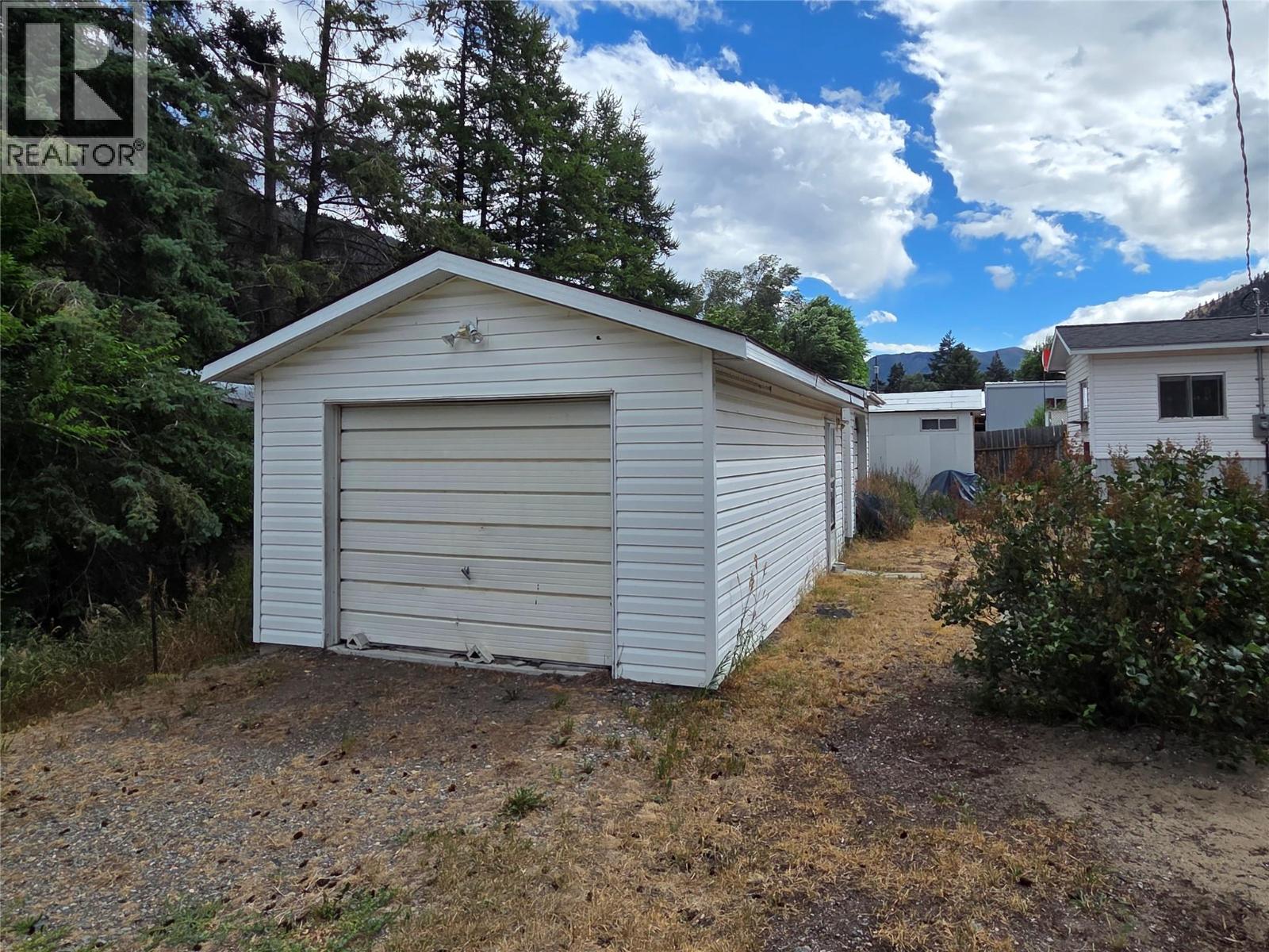1529 Main Street, Keremeos