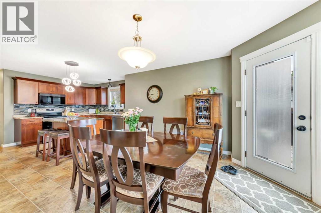 2111 56 Avenue - 12