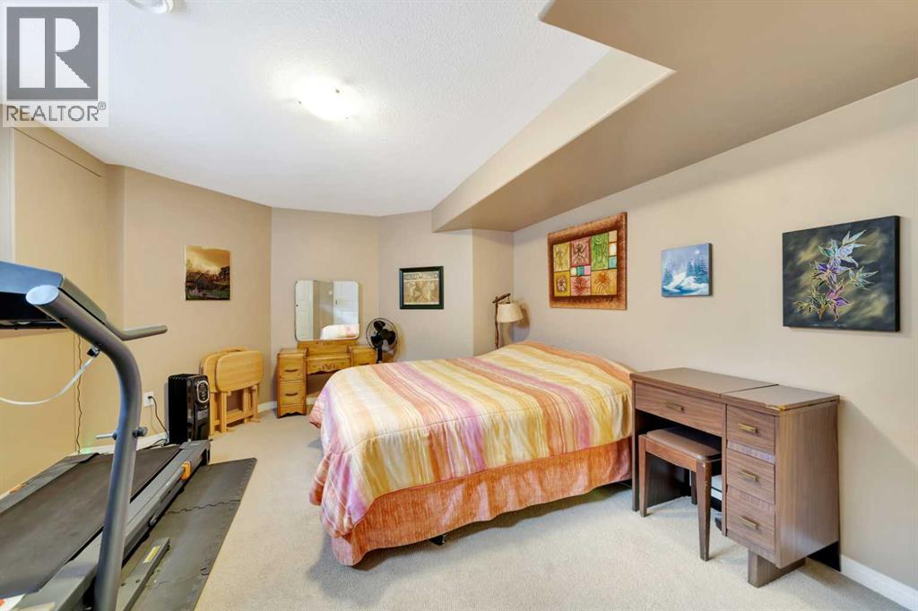 2111 56 Avenue - 36