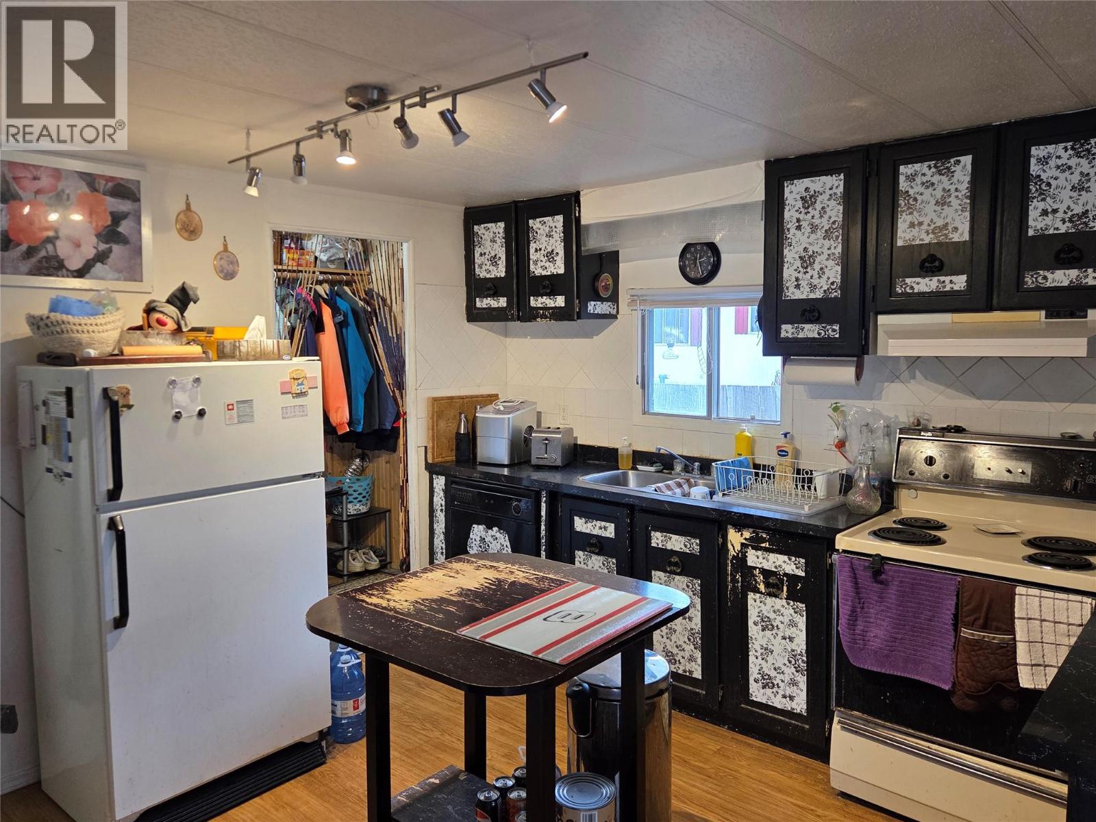 1529 Main Street, Keremeos