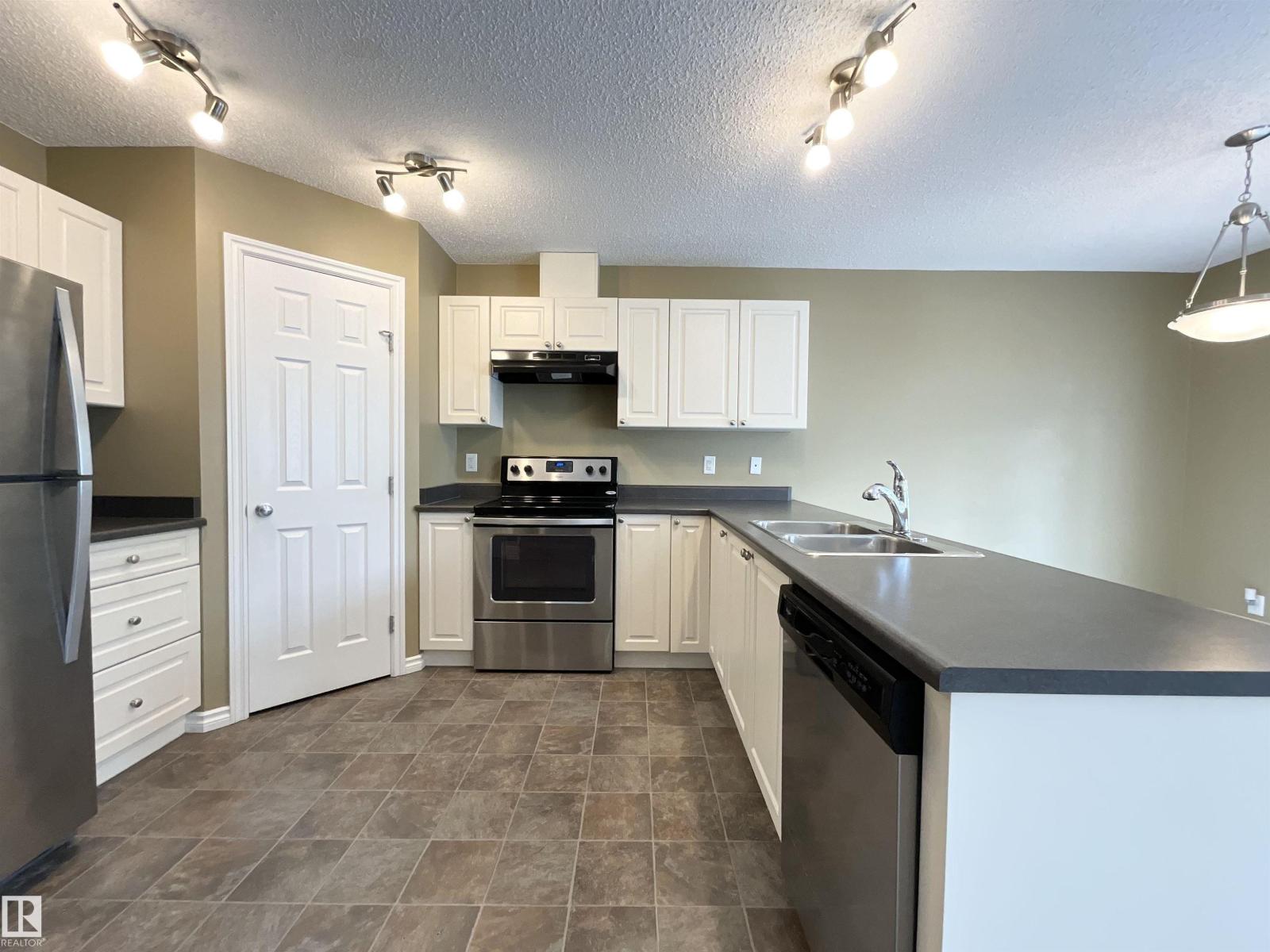 #33 9350 211 ST NW - 12