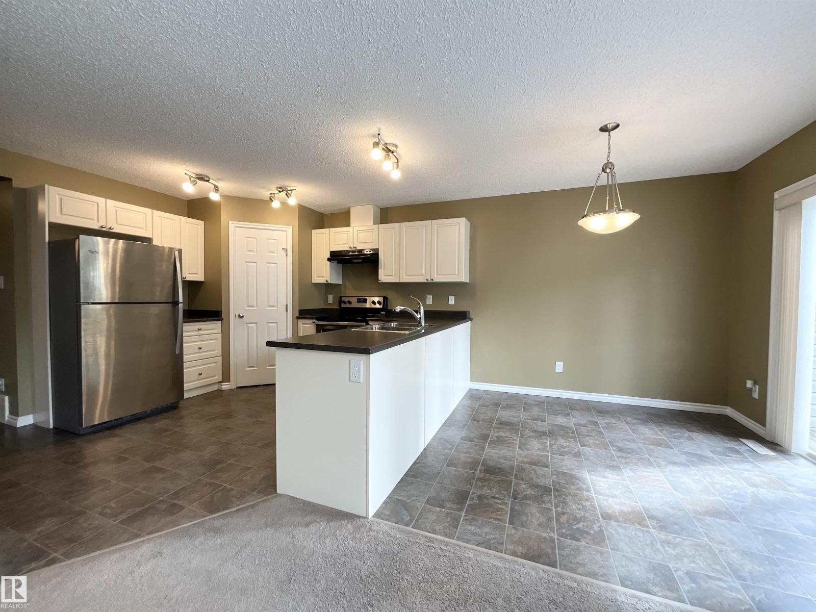 #33 9350 211 ST NW - 13