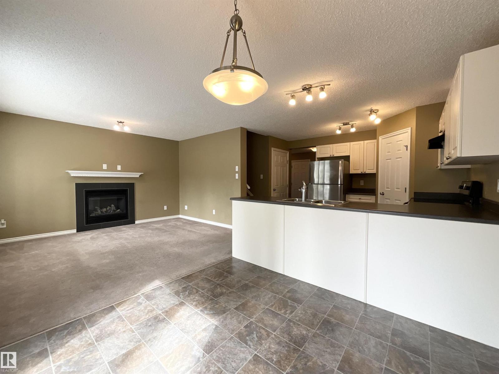 #33 9350 211 ST NW - 14