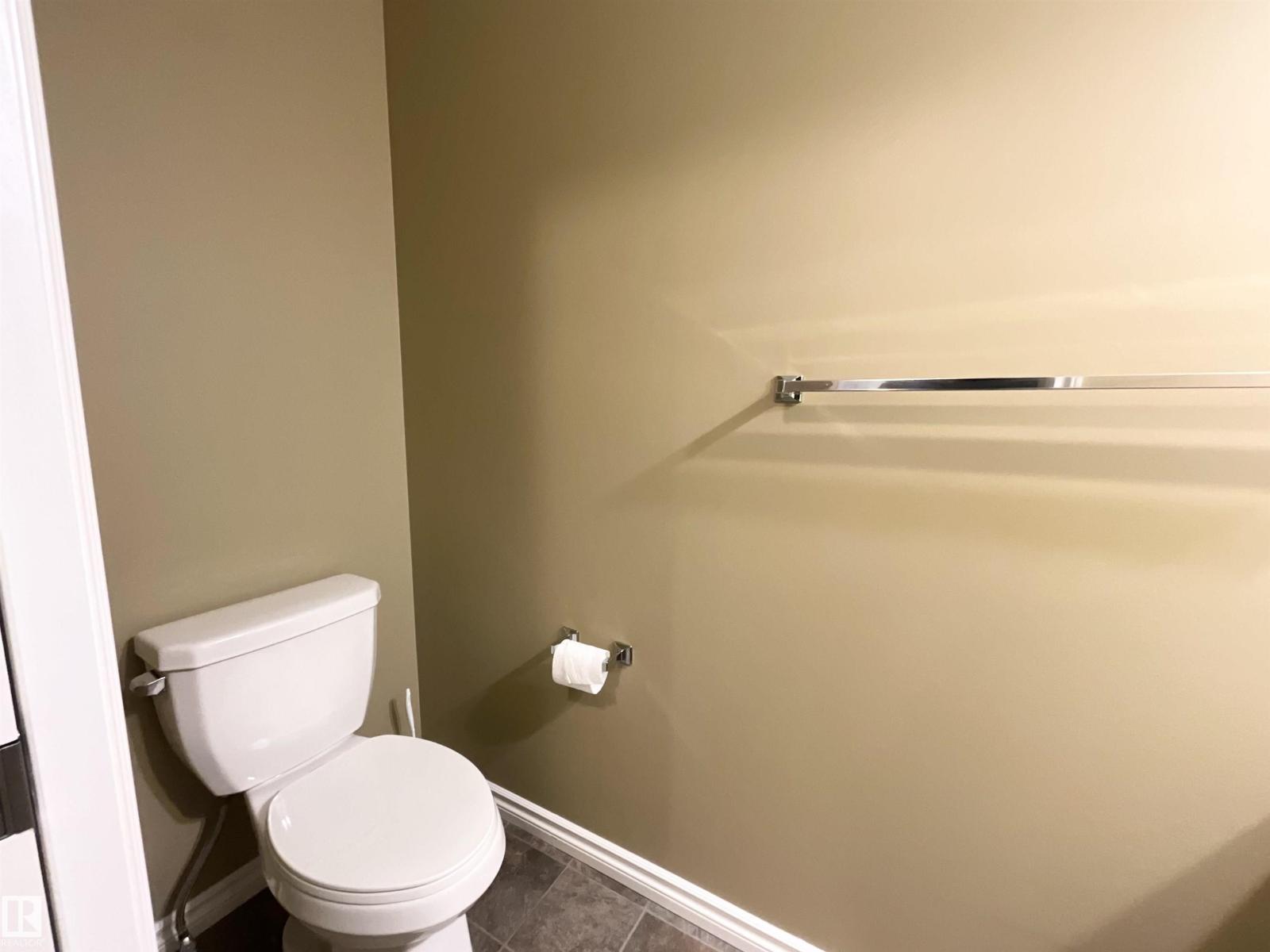 #33 9350 211 ST NW - 8