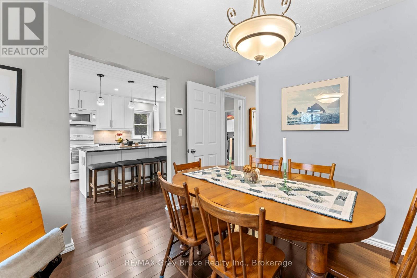 112 MARY AVENUE - 12