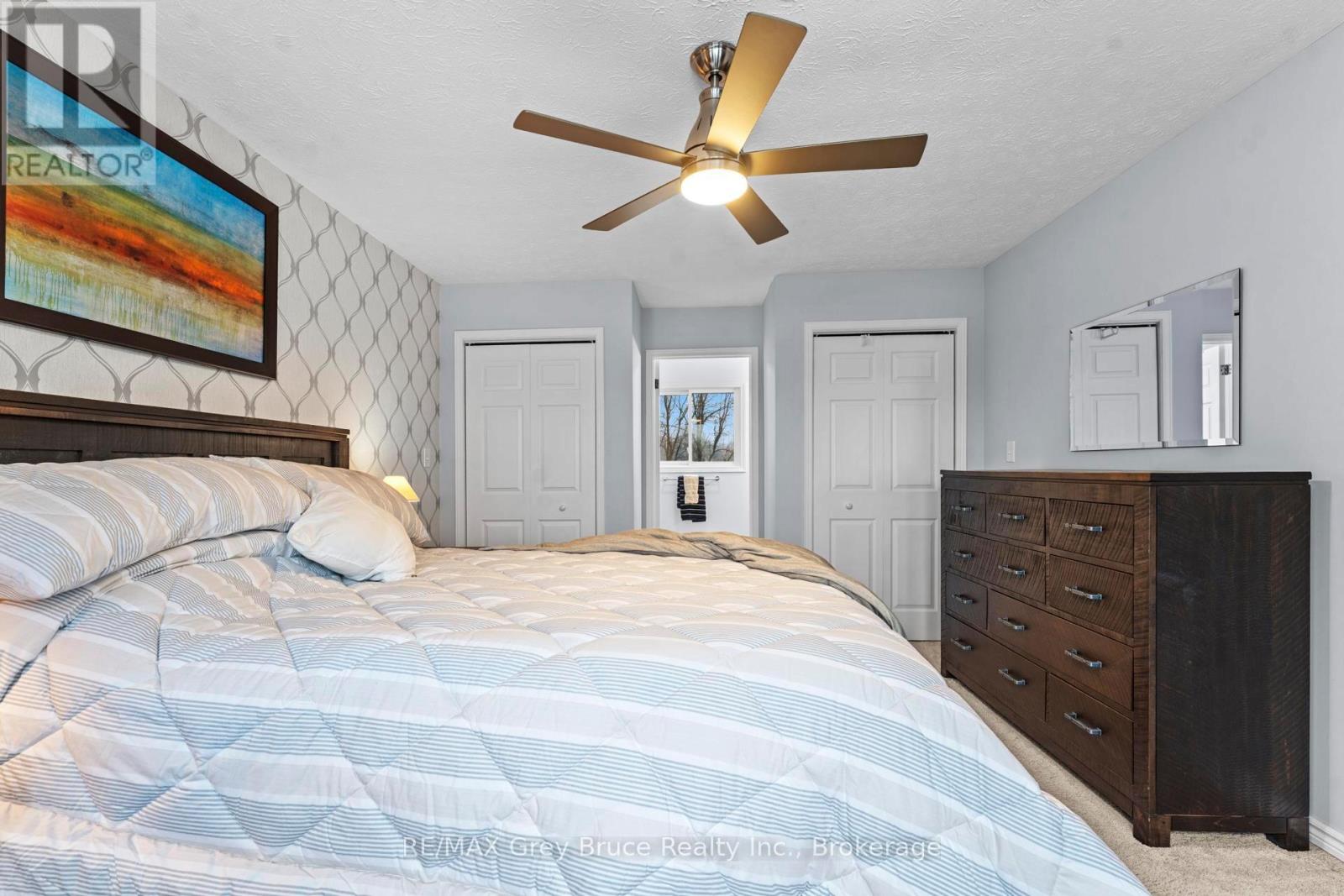 112 MARY AVENUE - 23