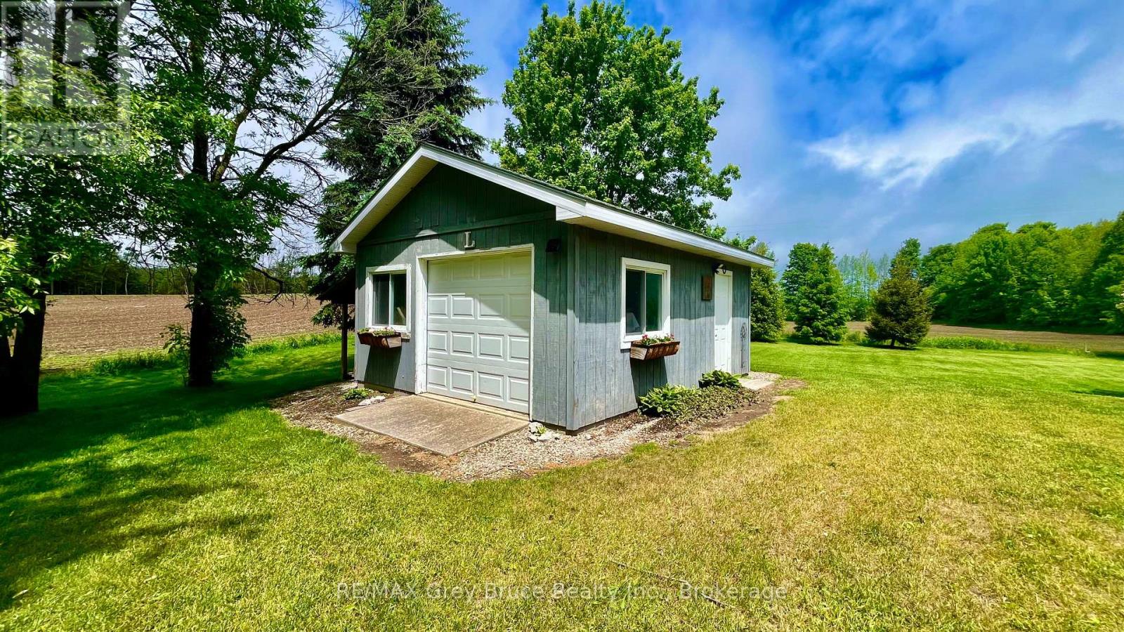 112 MARY AVENUE - 27