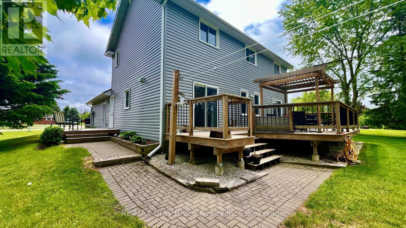 112 MARY AVENUE - 4