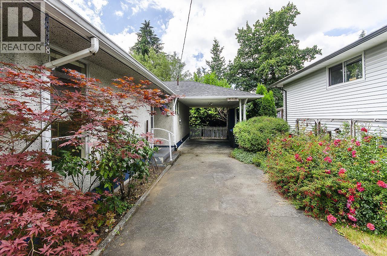 945 CAITHNESS CRESCENT — photo 5