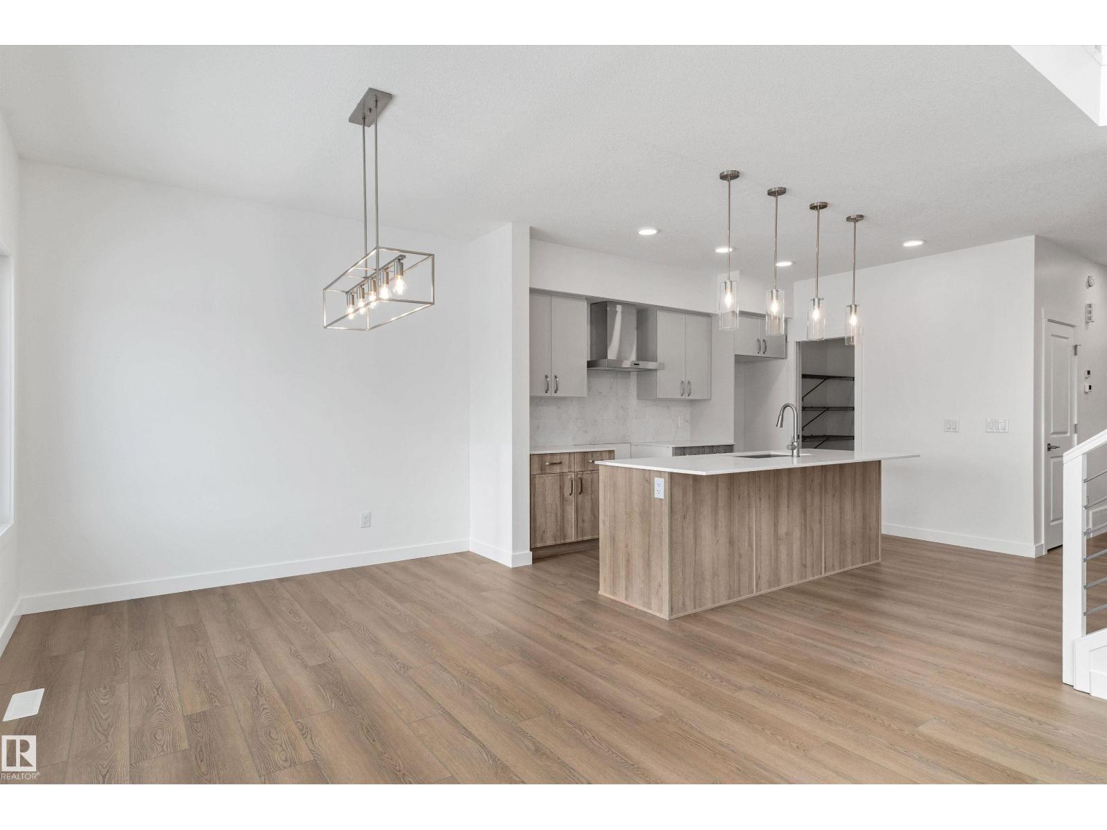 18927 28 AV NW - 17