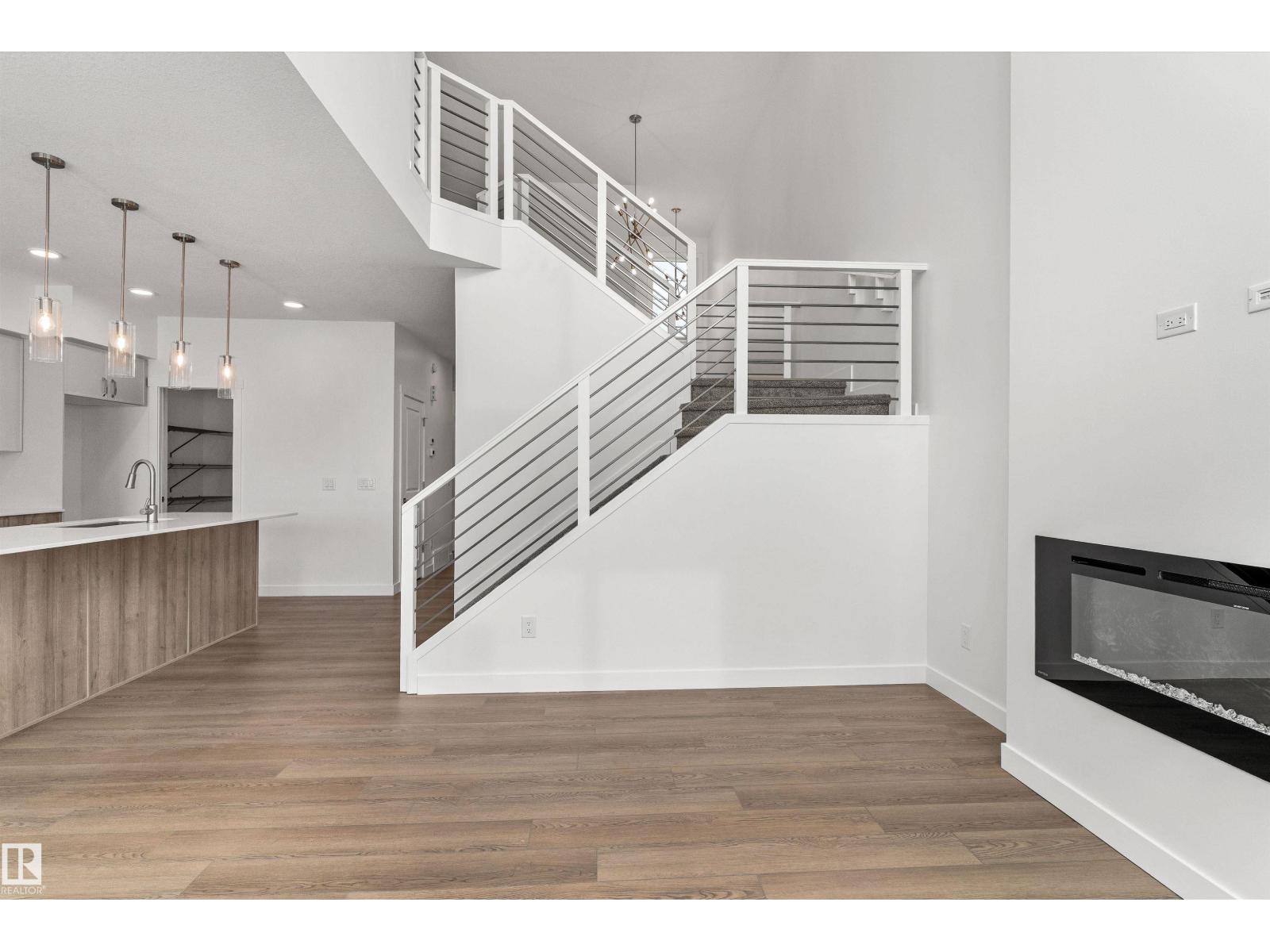 18927 28 AV NW - 18