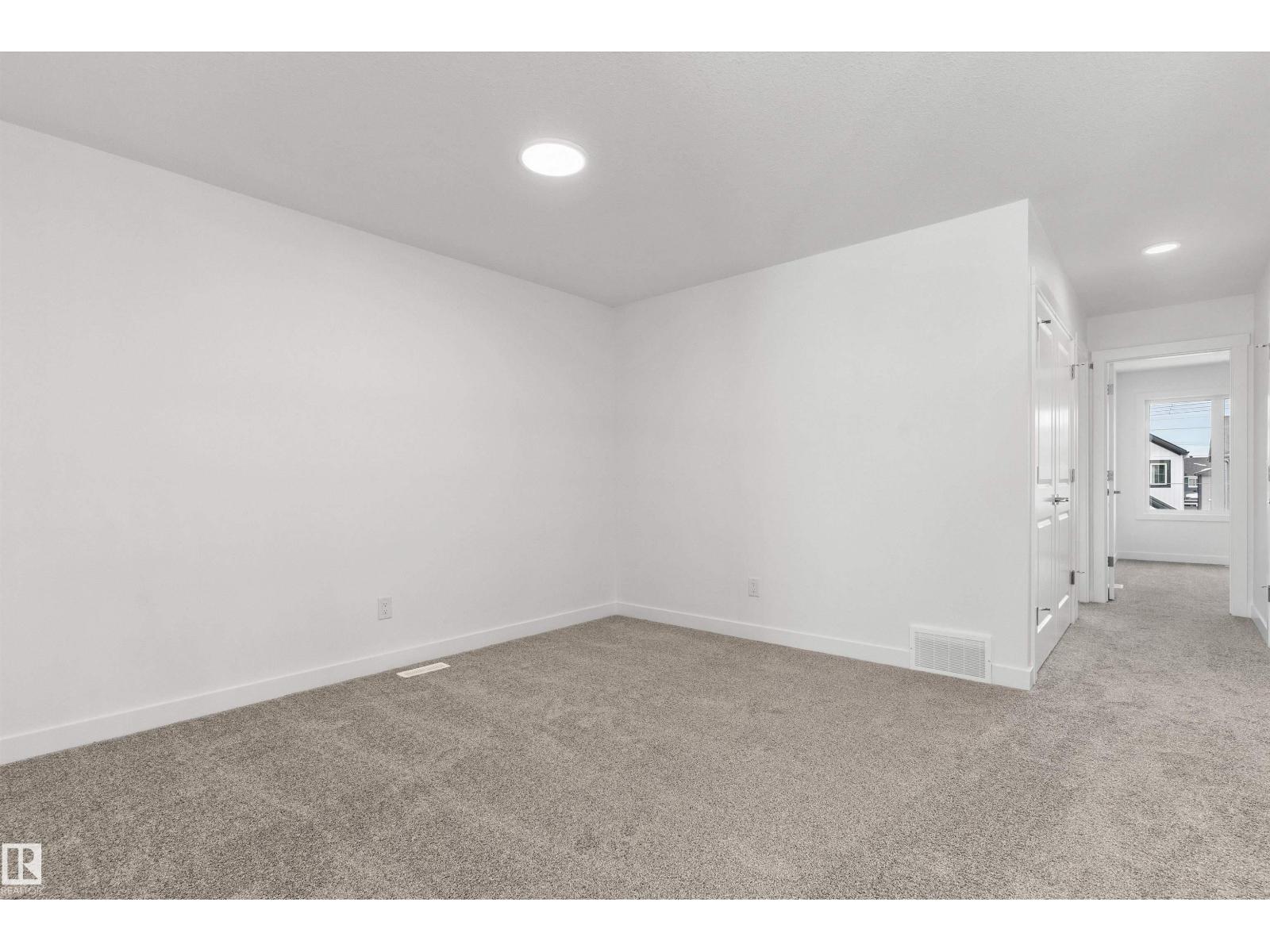 18927 28 AV NW - 32