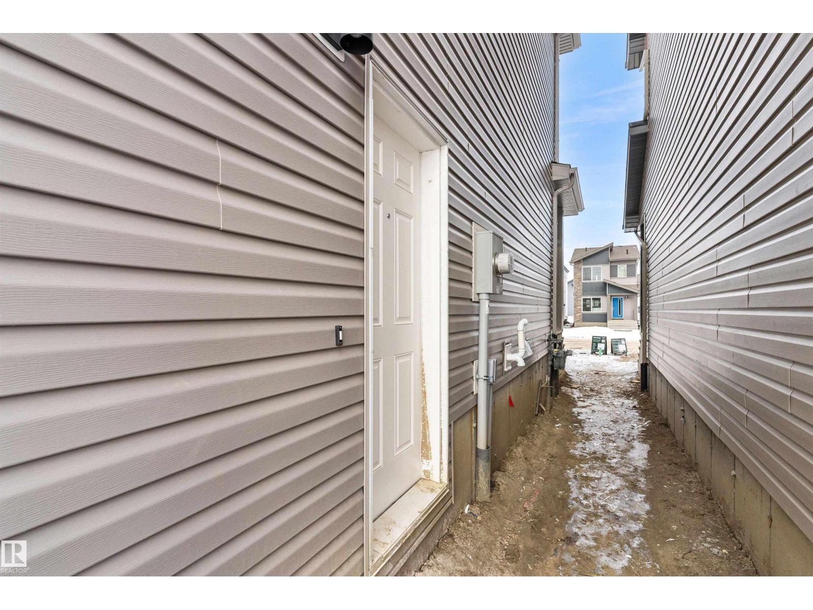 18927 28 AV NW - 44