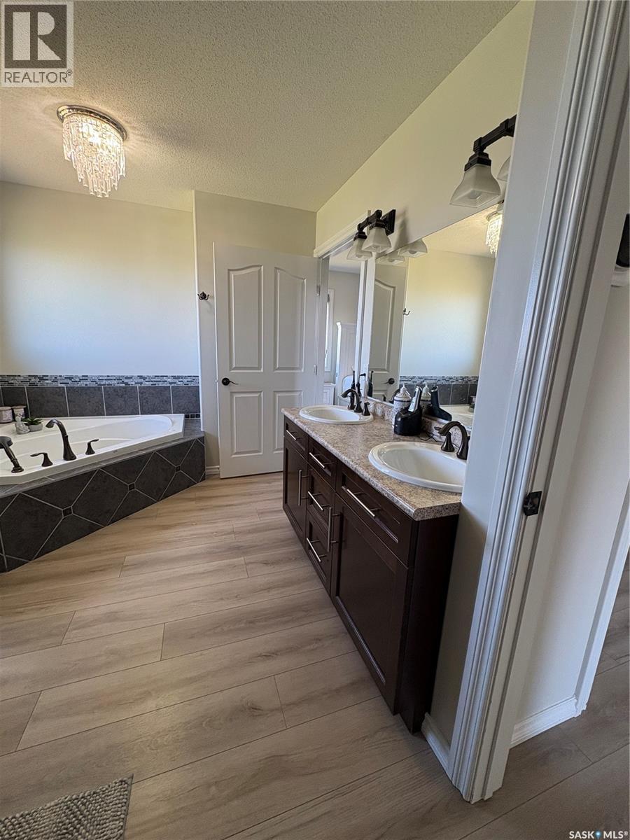 Minty Acreage Rocanville - 24