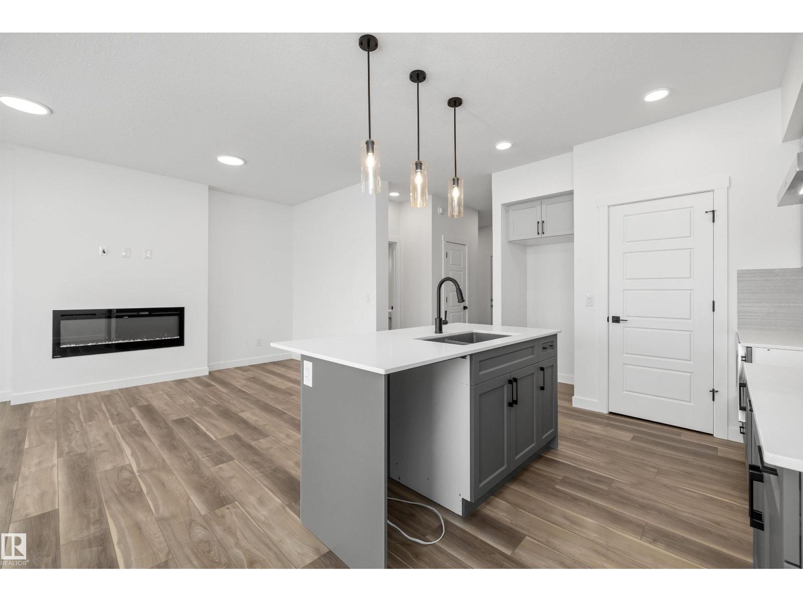 18931 28 AV NW - 9