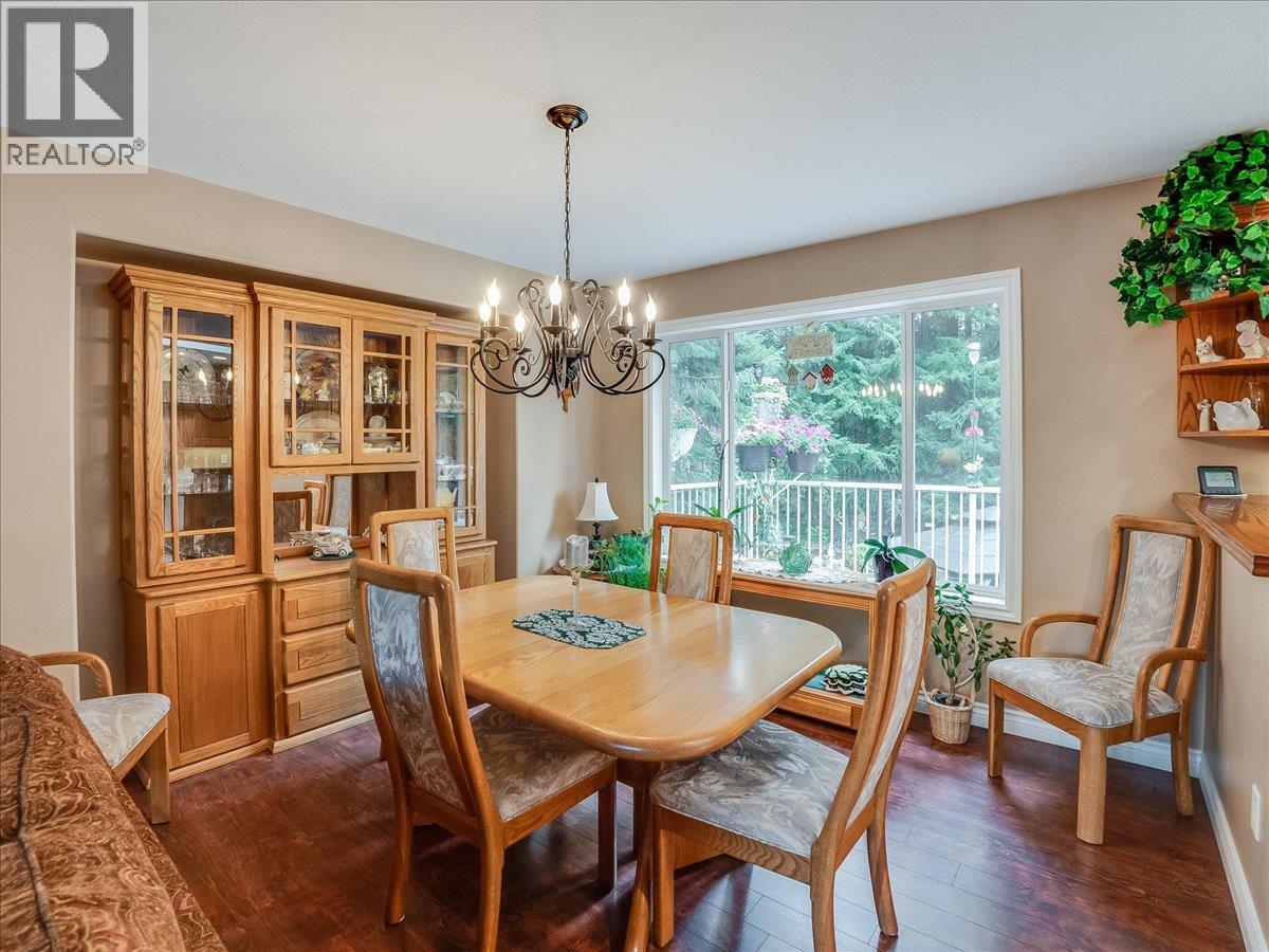 935 Pine Crescent - 14