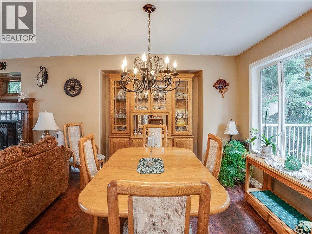 935 Pine Crescent - 16