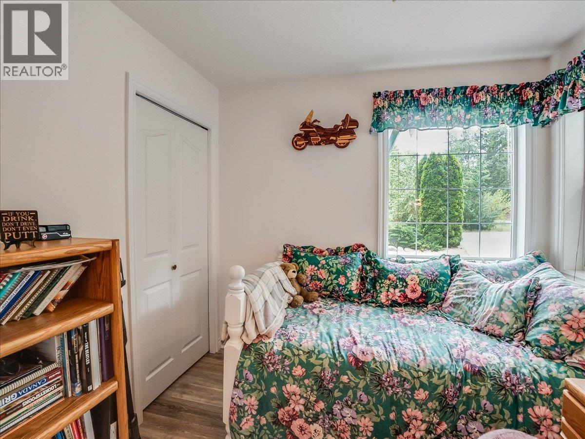 935 Pine Crescent - 24