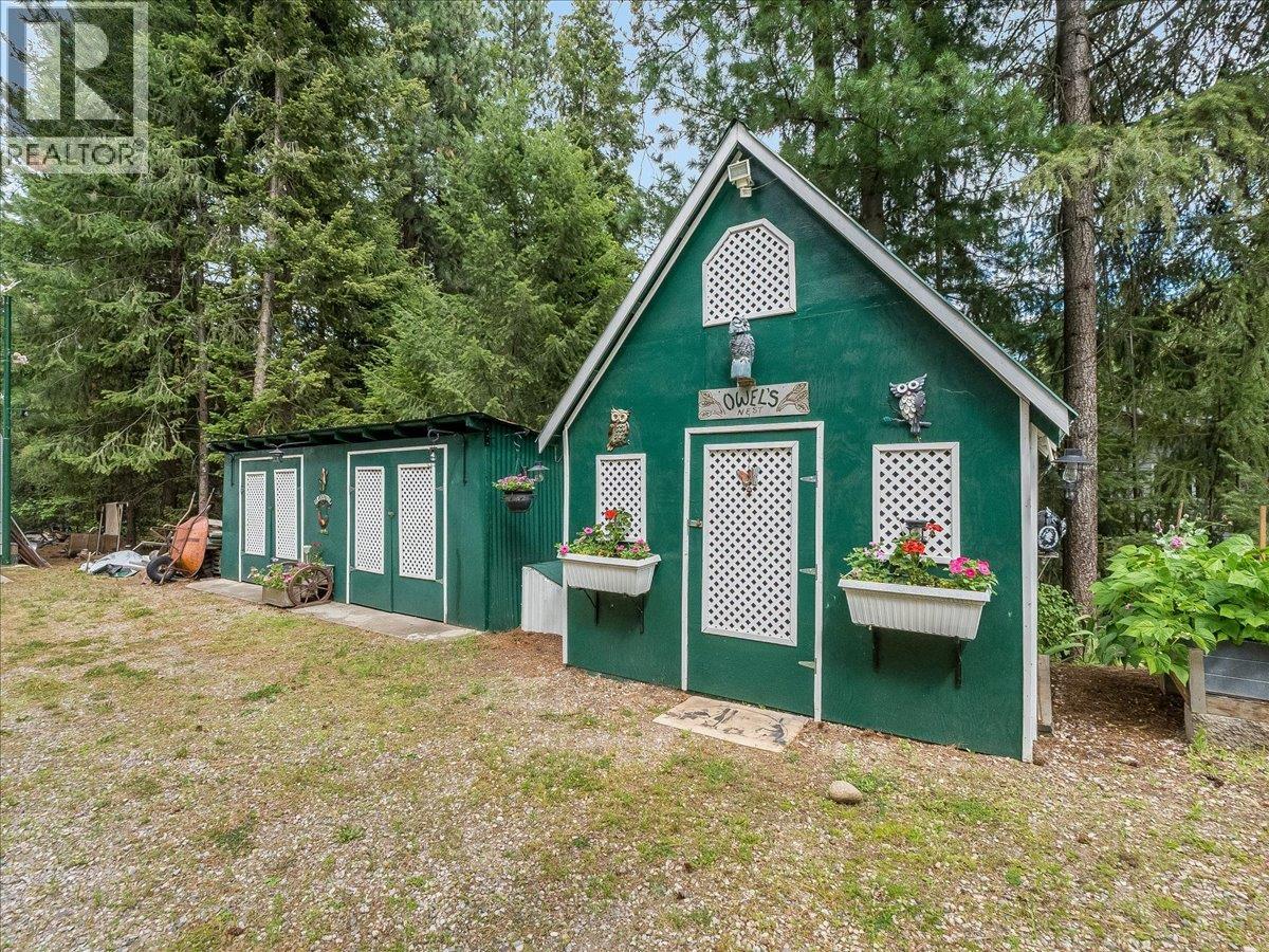 935 Pine Crescent - Image 35