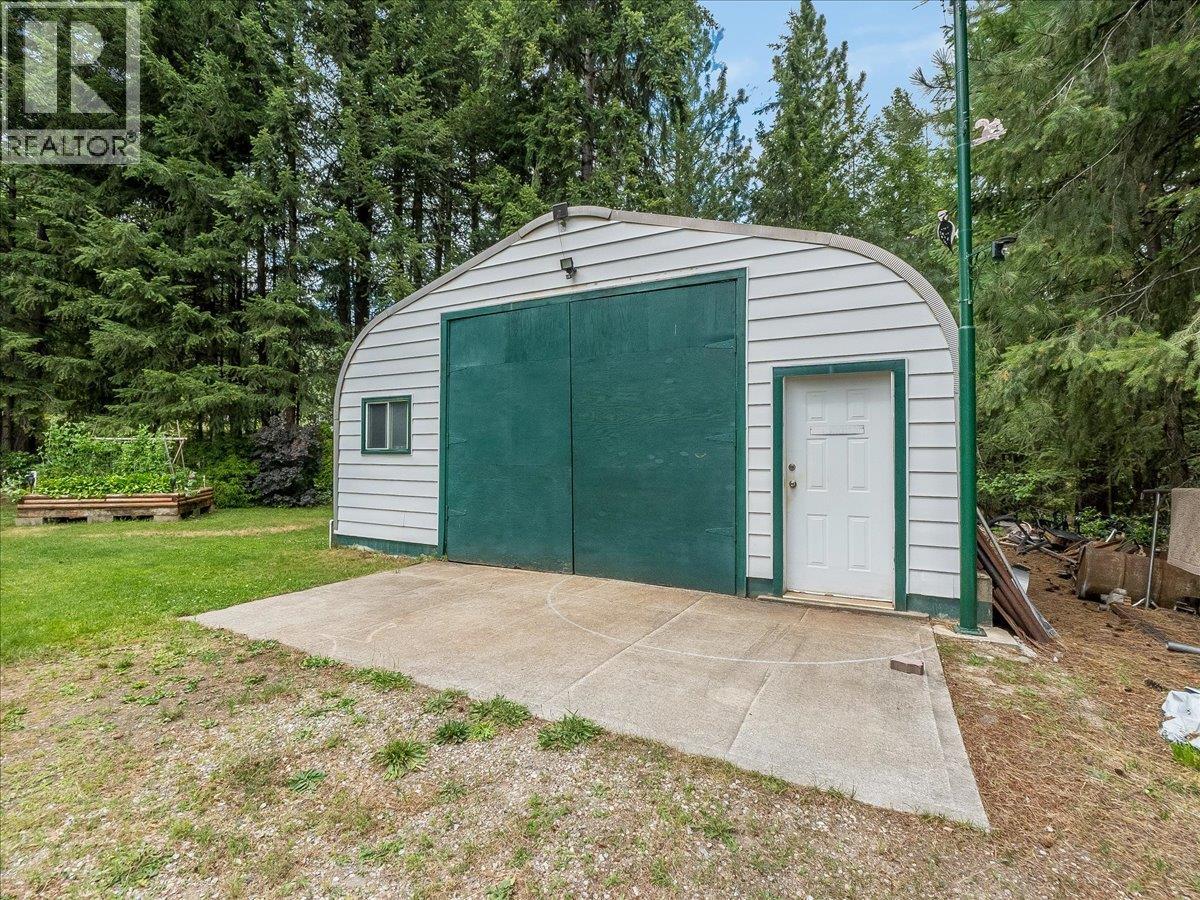 935 Pine Crescent - 36