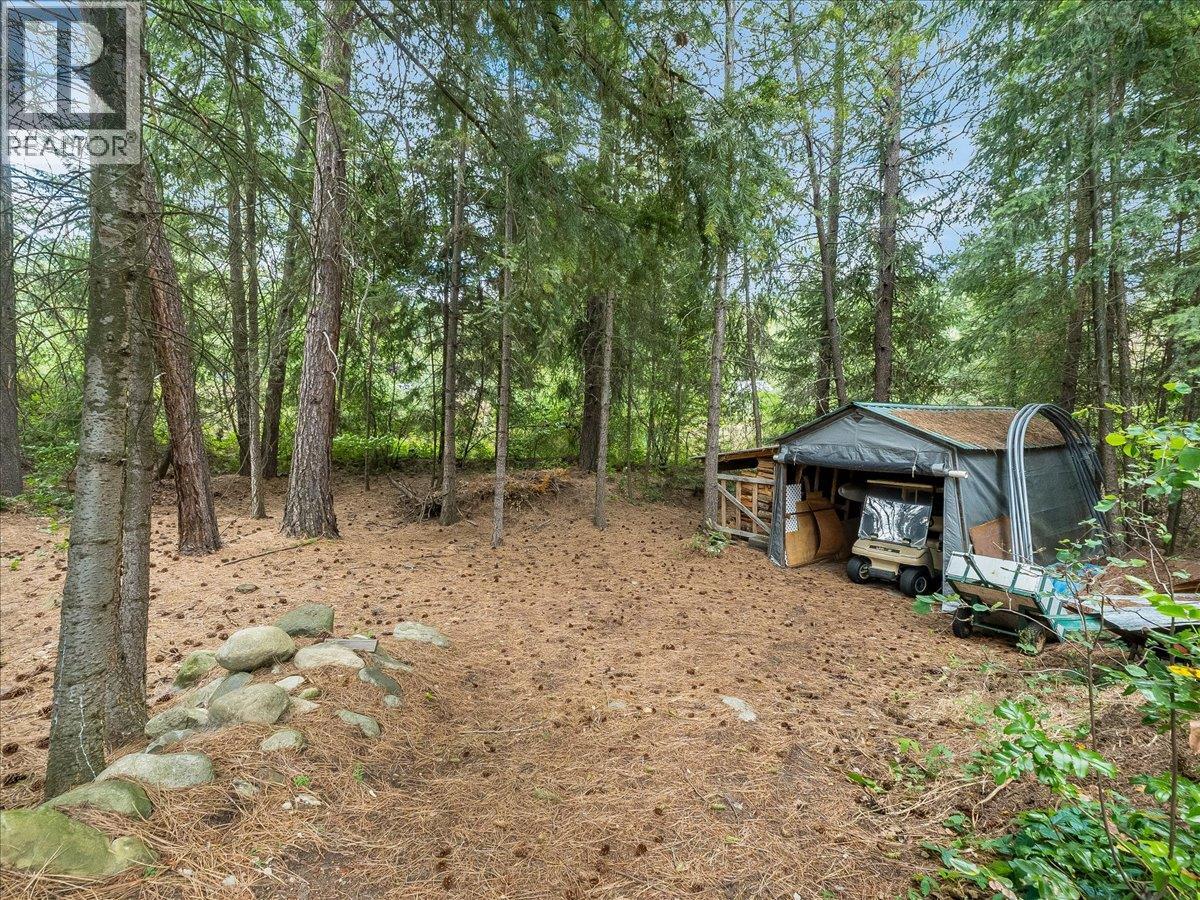 935 Pine Crescent - Image 45