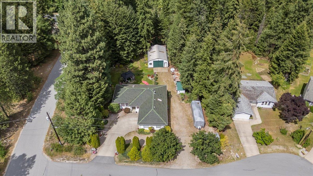 935 Pine Crescent - 51