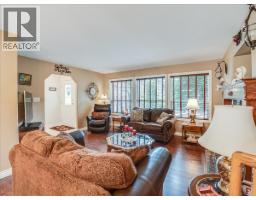 Living room - 935 Pine Crescent, Genelle, BC V0G1G0 Photo 13