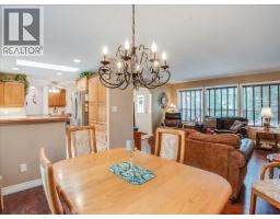 Kitchen - 935 Pine Crescent, Genelle, BC V0G1G0 Photo 15