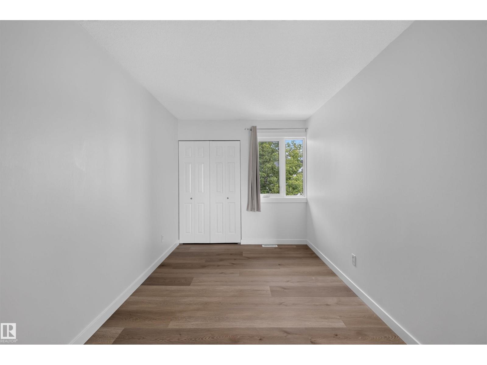 #186 11421 34 ST NW - 17