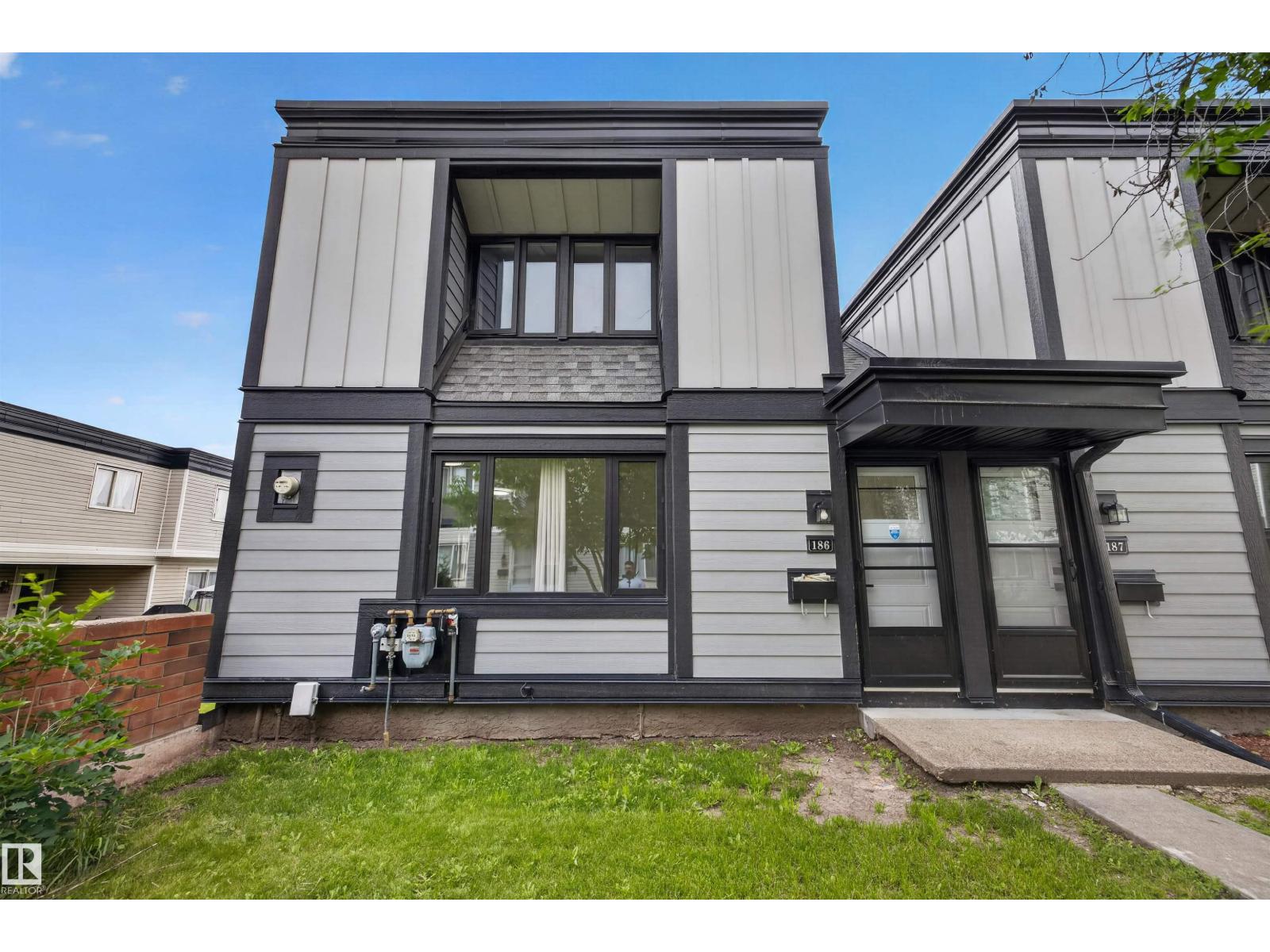 #186 11421 34 ST NW - 1