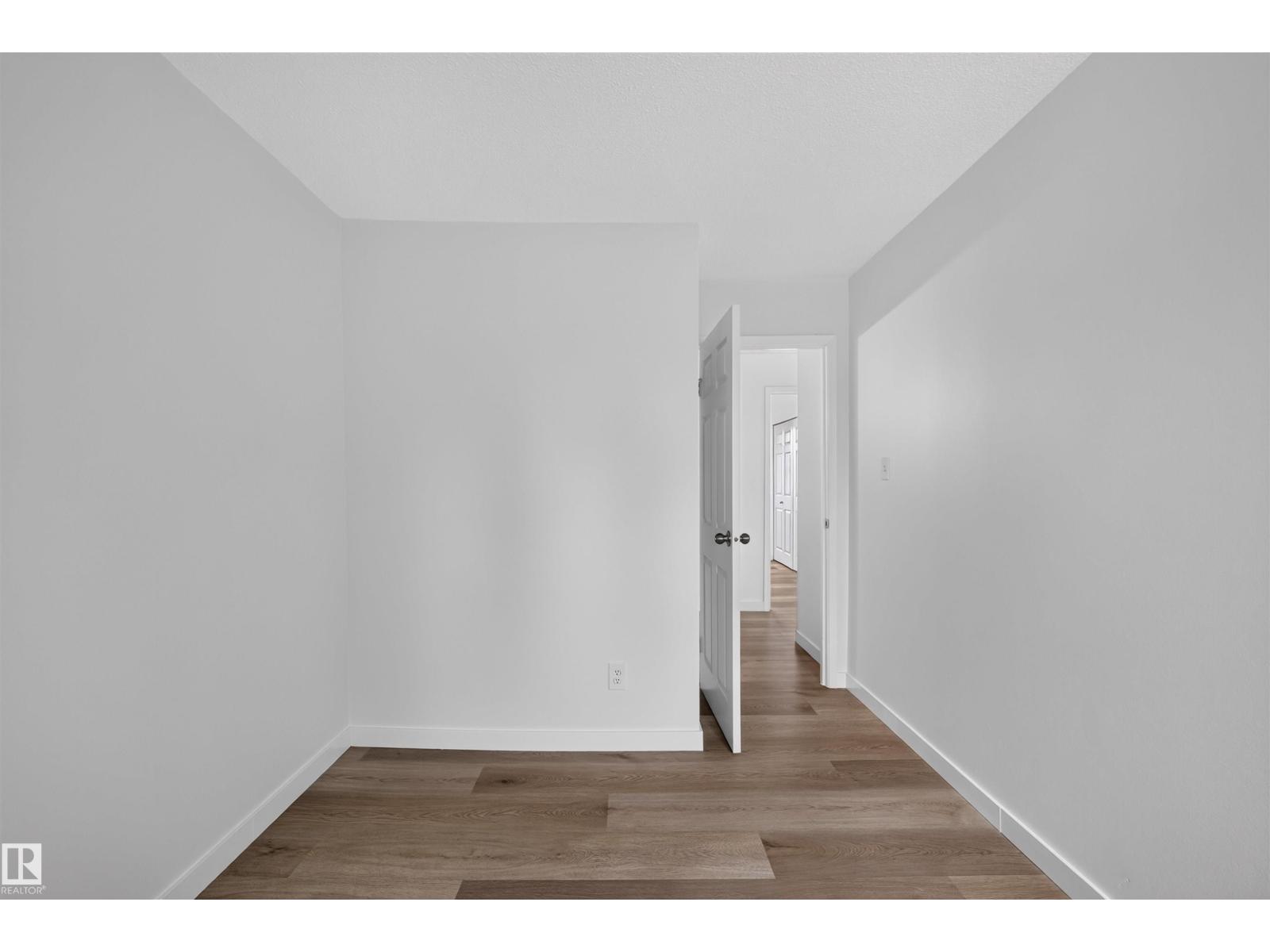 #186 11421 34 ST NW - 22