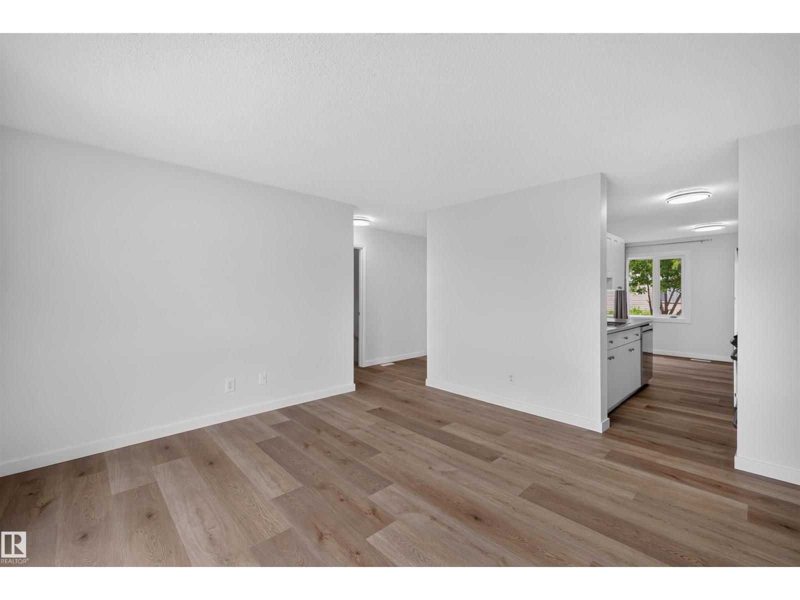 #186 11421 34 ST NW - 10