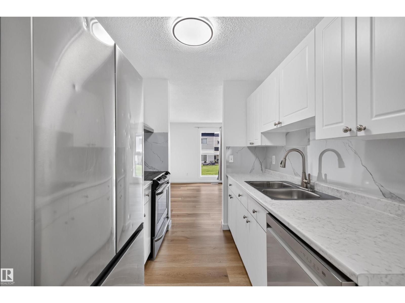 #186 11421 34 ST NW - 4